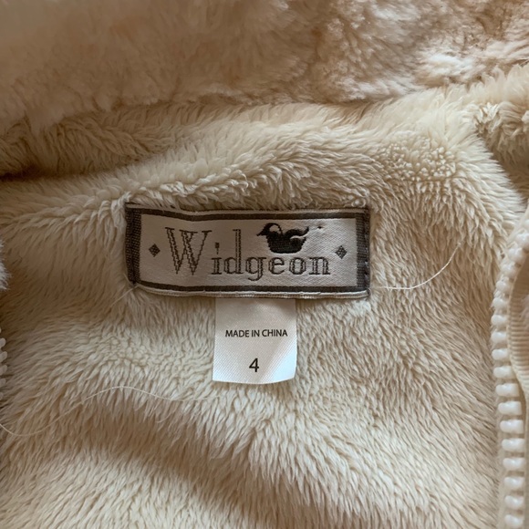 Girls winter vests - Picture 3 of 5